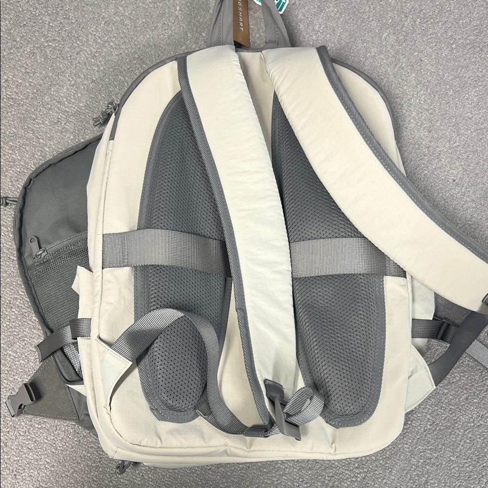 BAGSMART Gray and Cream Men's Backpack - Picture 4 of 15